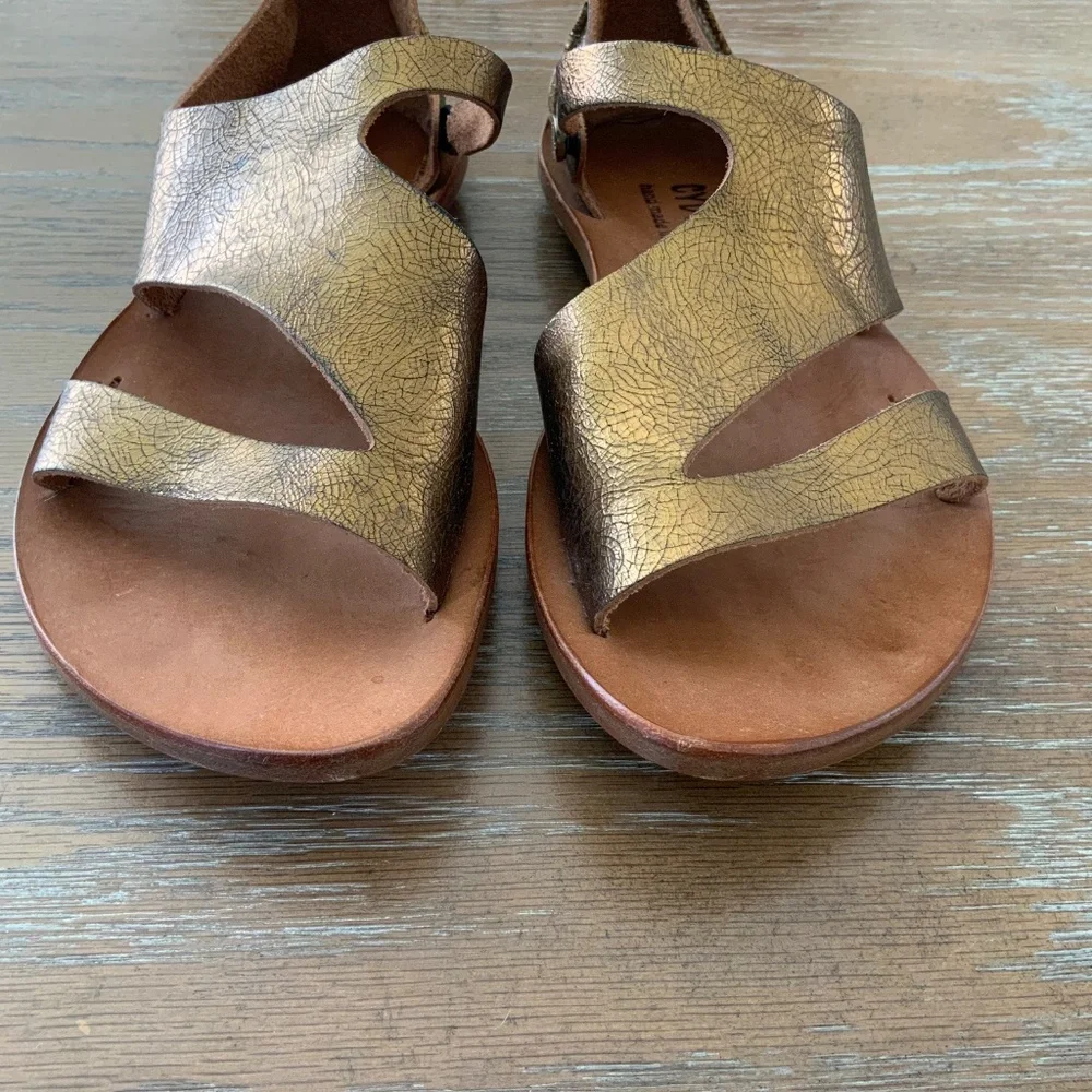 Cydwoq Leather Golden Flat Narrow Fit Sandals Size37 - Picture 4 of 8